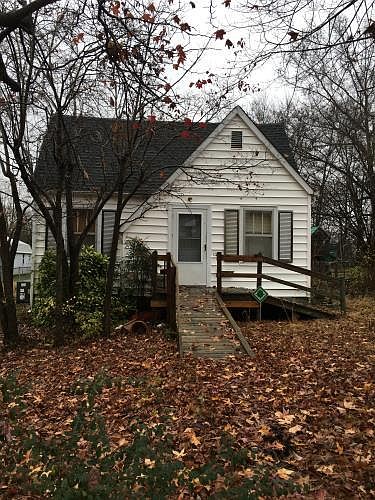 1st image of 123 Riverview Dr