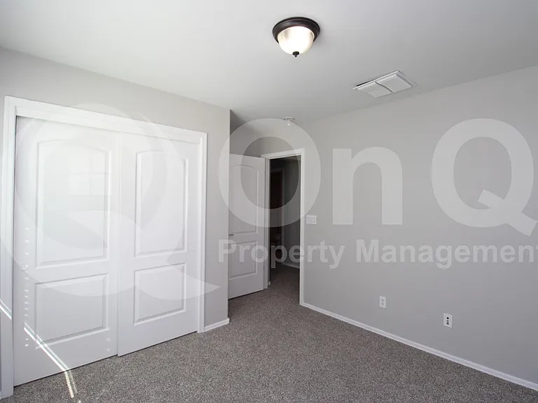 1611 W Tombstone Trl — Photo 14