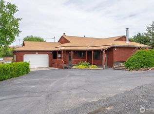 618 1st Avenue NE, Soap Lake, WA 98851