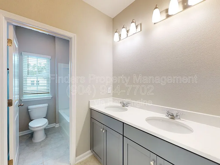 235 Starnberg Ct — Photo 23