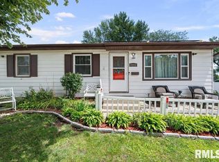 1203 N Thornwood Ave, Davenport, IA 52804