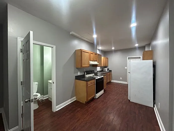 2800 Winchester St — Photo 4