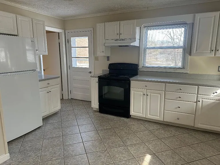 970 Long Crescent Dr — Photo 4