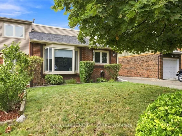 2564 Mainroyal St, Mississauga, ON L5L 1C9