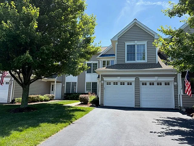 3 bed, 2.5 bath, $2,600 — Photo 2