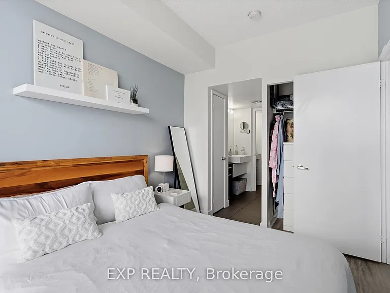 38 Dan Leckie Way #2103 — Photo 17