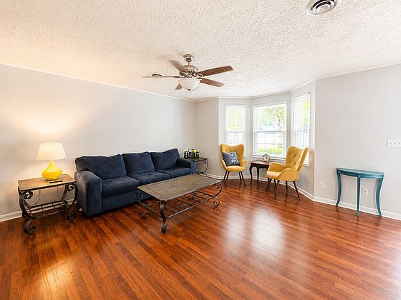5th image of 309 Timberway Cir