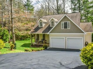 101 Hillside Dr, Swannanoa, NC 28778