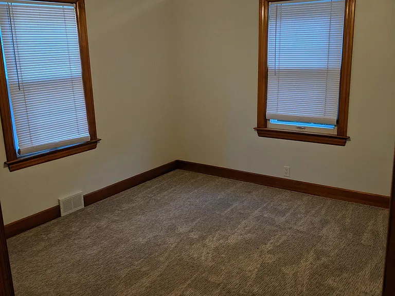 251 Plymouth Ave NE — Photo 6