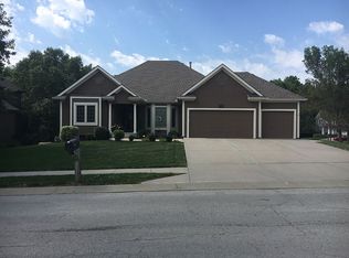 8830 N Glenwood Ave, Kansas City, MO 64157