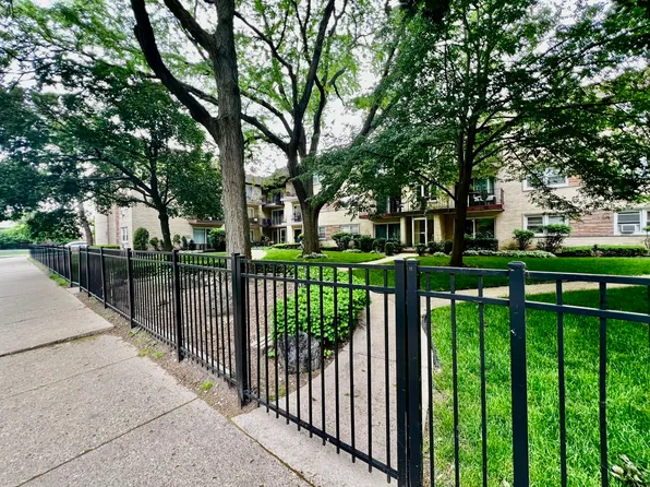5210 N Delphia Ave Unit 205, Chicago, IL 60656