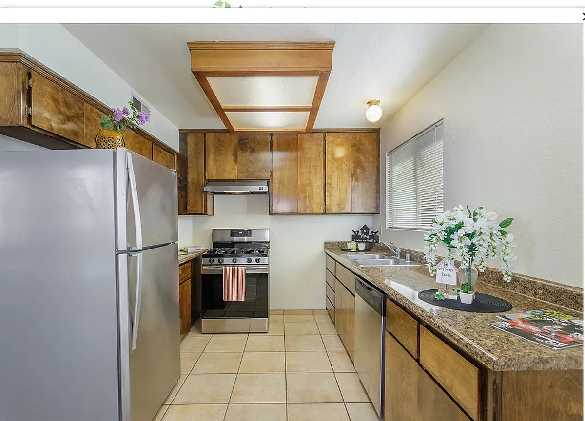 Regency Townhomes — Photo 2