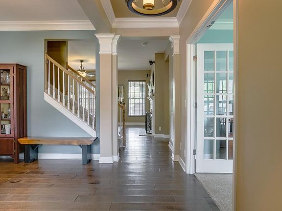 4th image of 915 Inglenook Ct