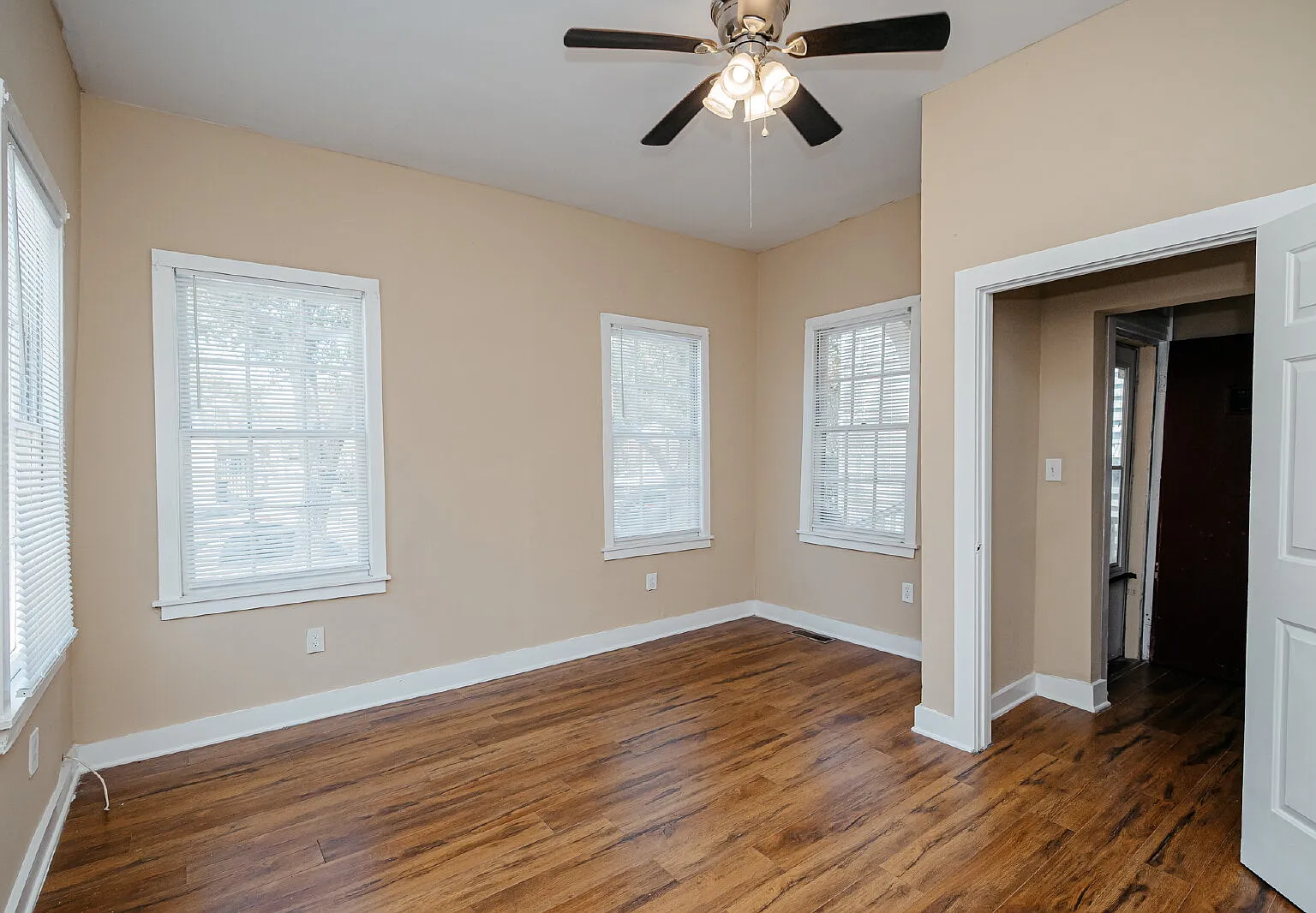 2 bed, 2.0 bath, 1200 sqft, $2,425 — Photo 3