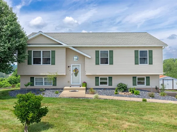 216 Marble Ter, Grindstone, PA 15442