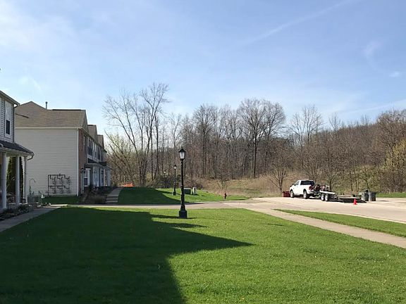 2nd image of 819 Emerald Lake Pkwy