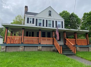 30 Hartford Ter, New Hartford, NY 13413