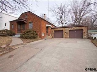 1709 Fort Crook Rd N, Bellevue, NE 68005