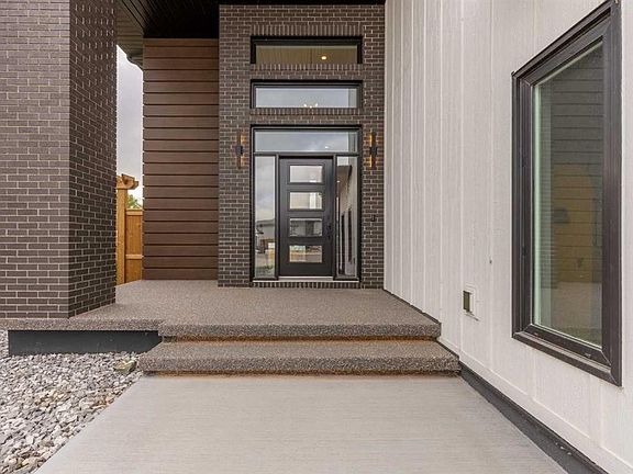 3rd image of 801 Sunset Pl SW