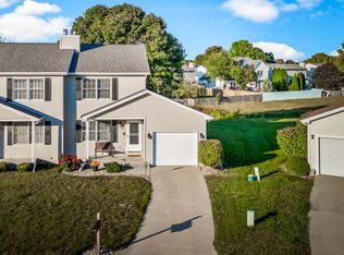 1316 Beacon Hill Ct, Normal, IL 61761