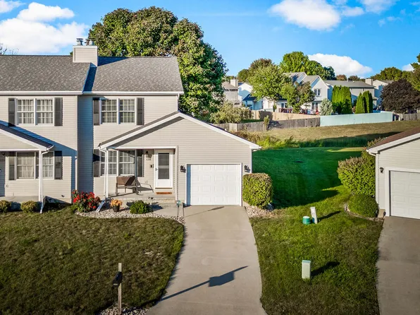 1316 Beacon Hill Ct, Normal, IL 61761