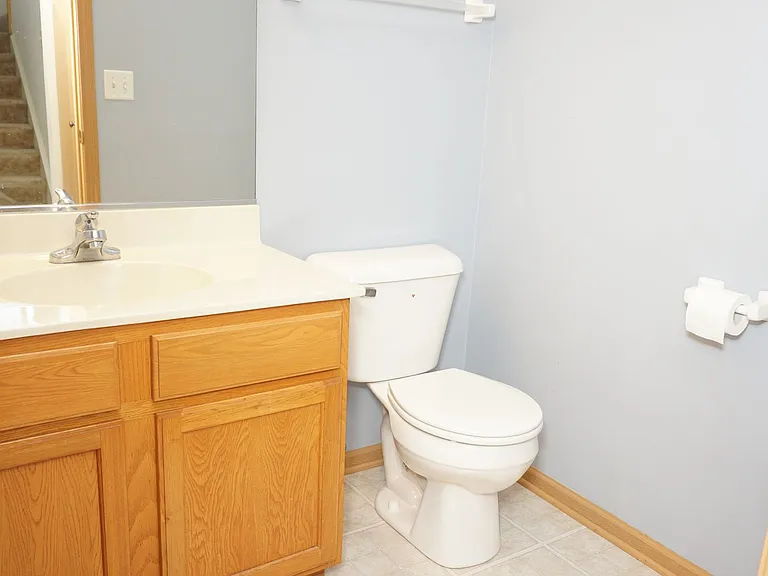 407 Waubonsee Dr — Photo 7
