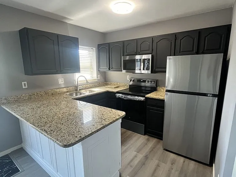 146 Paladin Dr — Photo 1