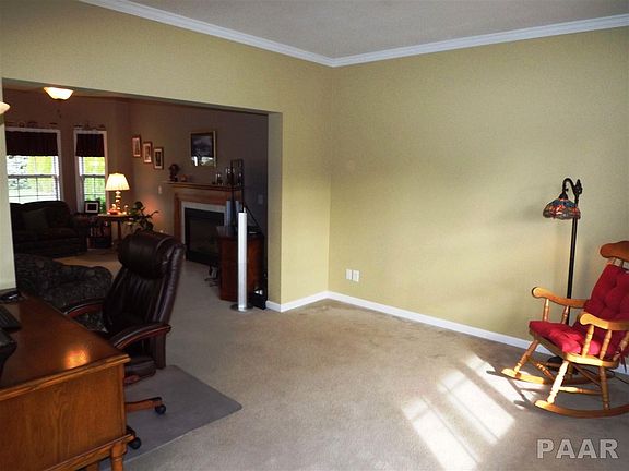 5th image of 2111 W Gerald Dr