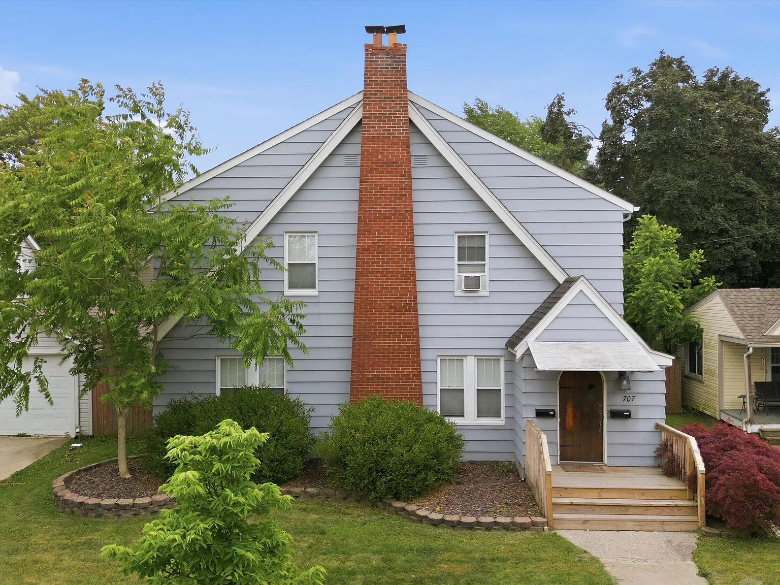 3 bed, 1.0 bath, 1104 sqft, $1,450 — Photo 2