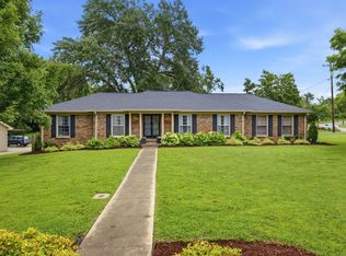 717 Harpeth Bend Dr, Nashville, TN 37221
