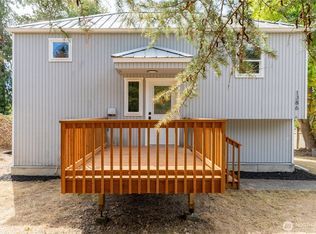1386 Admirals Drive, Oak Harbor, WA 98277