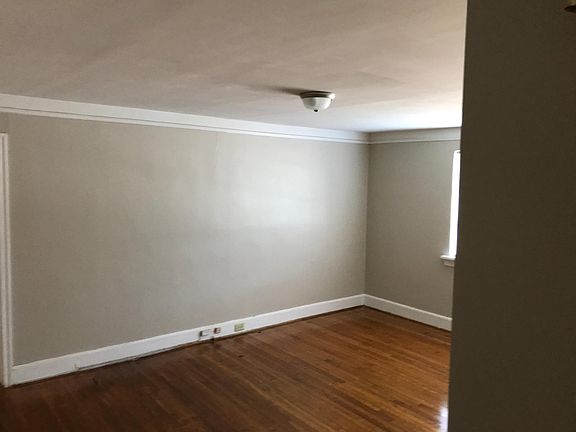 Hardwood floors in dining room