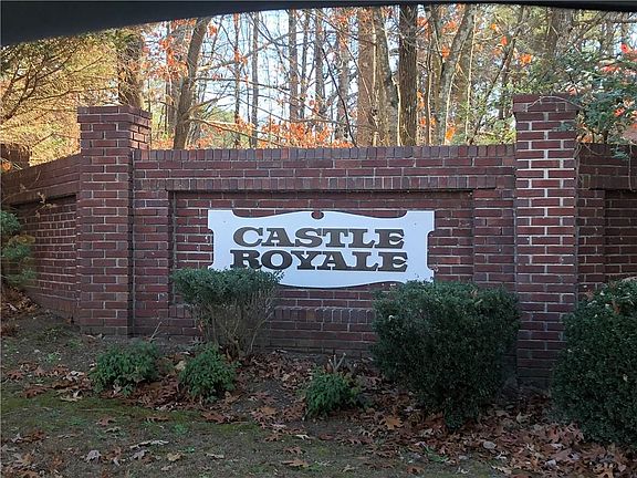 2nd image of 2100 Castle Royale Dr