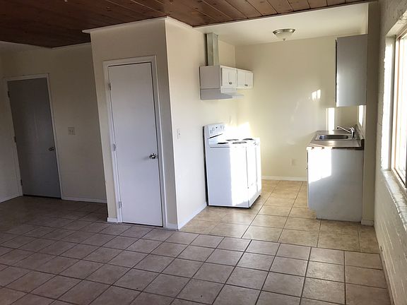 5th image of 232 W Flores St #10923308