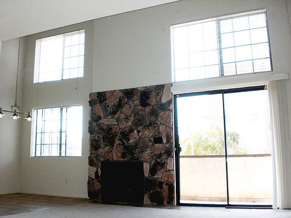 2nd image of 2250 S Beverly Glen Blvd