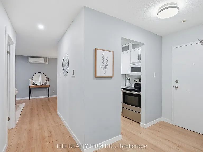 735 Deveron Cres #310 — Photo 3