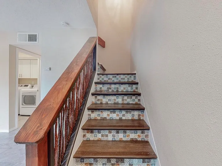 609 Grecian Ln NW — Photo 12