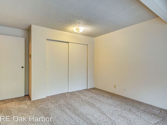 4th image of 835 SW Harrier Cir APT 8
