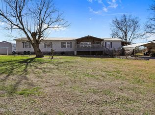 822 Regan Rd, Strawberry Plains, TN 37871