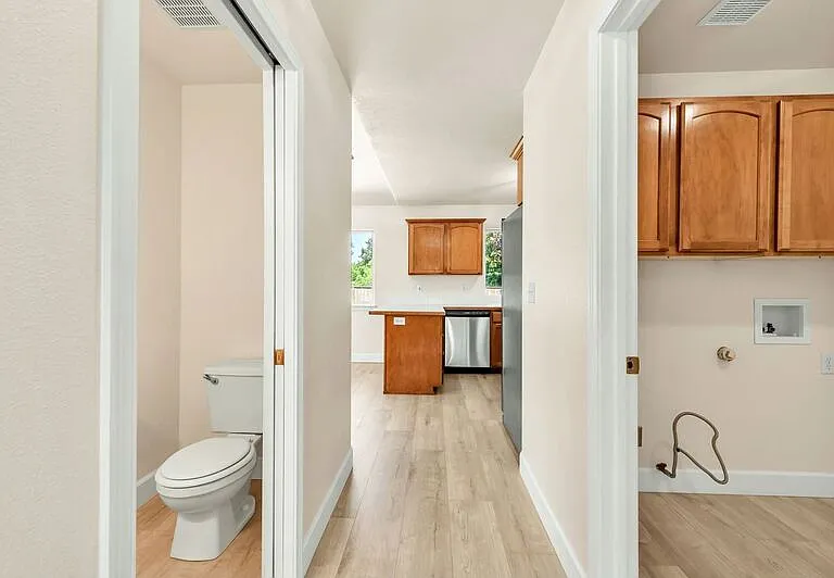585 Dublin Ave — Photo 14
