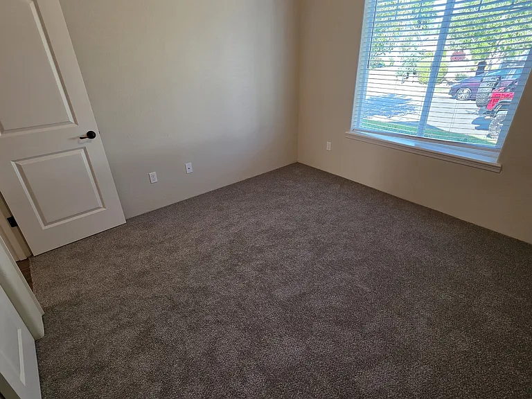 918 SW Blackberry Ln — Photo 9