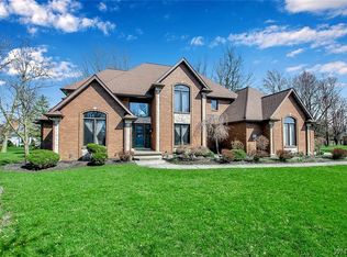7 Bentley Ct, Buffalo, NY 14221
