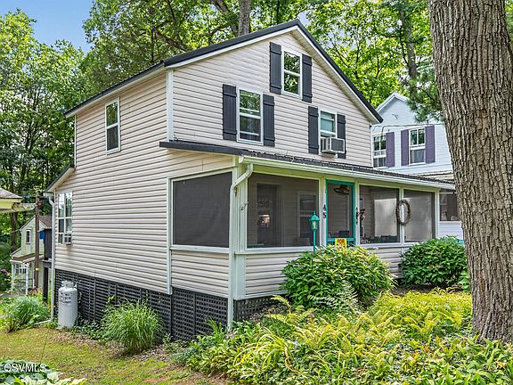 3rd image of 45 Ridge Ave