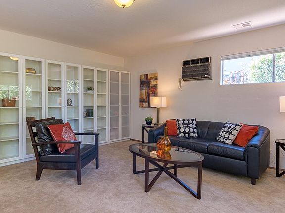 5th image of 916 Loyalton Dr