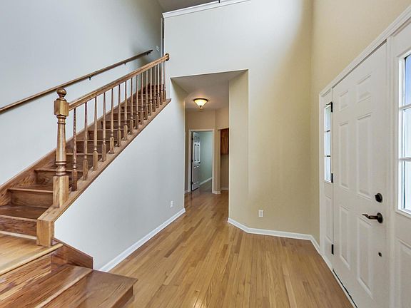 3rd image of 39W797 Schoolhouse Ln