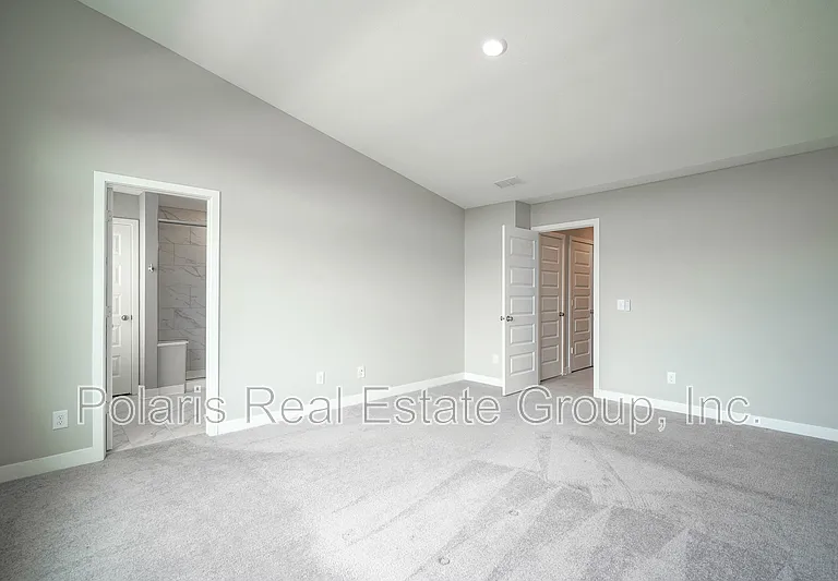 673 Golborne St — Photo 24