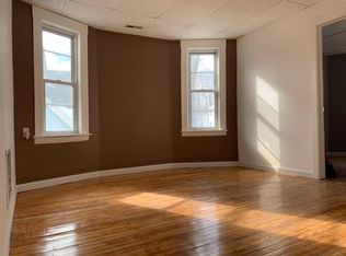 105 Arthur St #3, Worcester, MA 01604