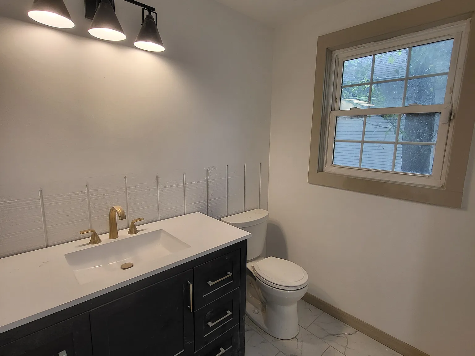 5 bed, 2029 sqft, $1,800 — Photo 3