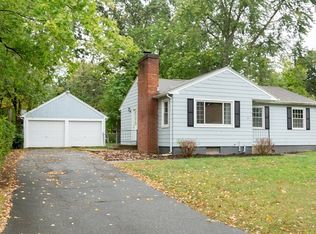 137 Gardens Dr, Springfield, MA 01119