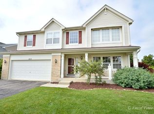 1919 Lake Bluff Ln, Hampshire, IL 60140